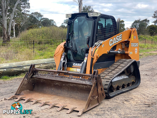 CASE TR320 Skid Steer Loader