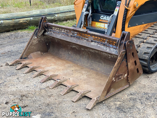 CASE TR320 Skid Steer Loader