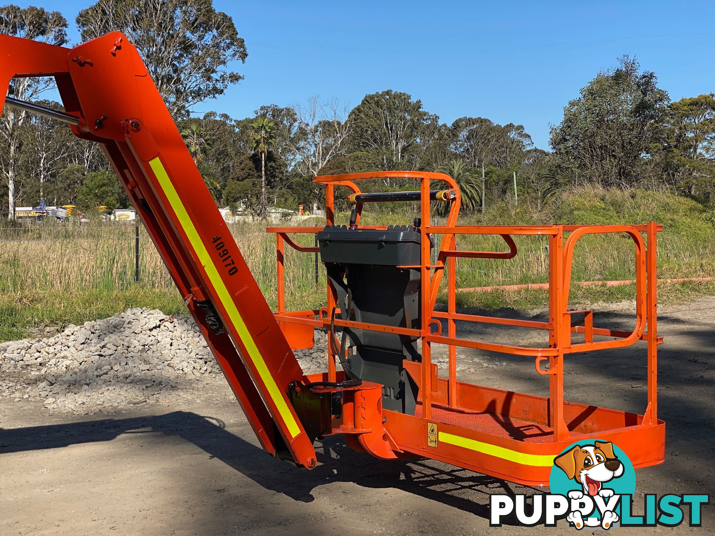 JLG 800AJ Boom Lift Access &amp; Height Safety