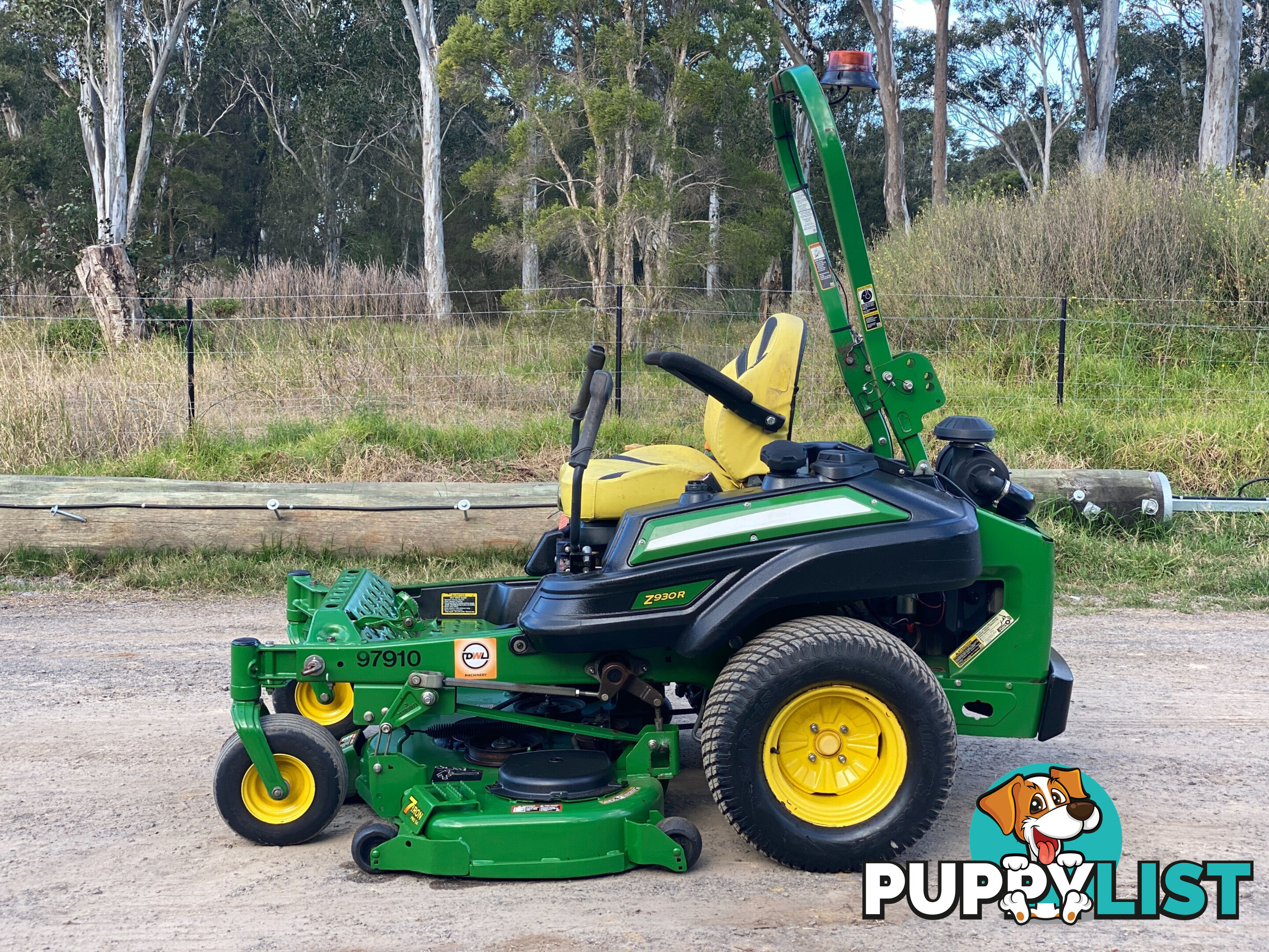 John Deere Z930R Zero Turn Lawn Equipment