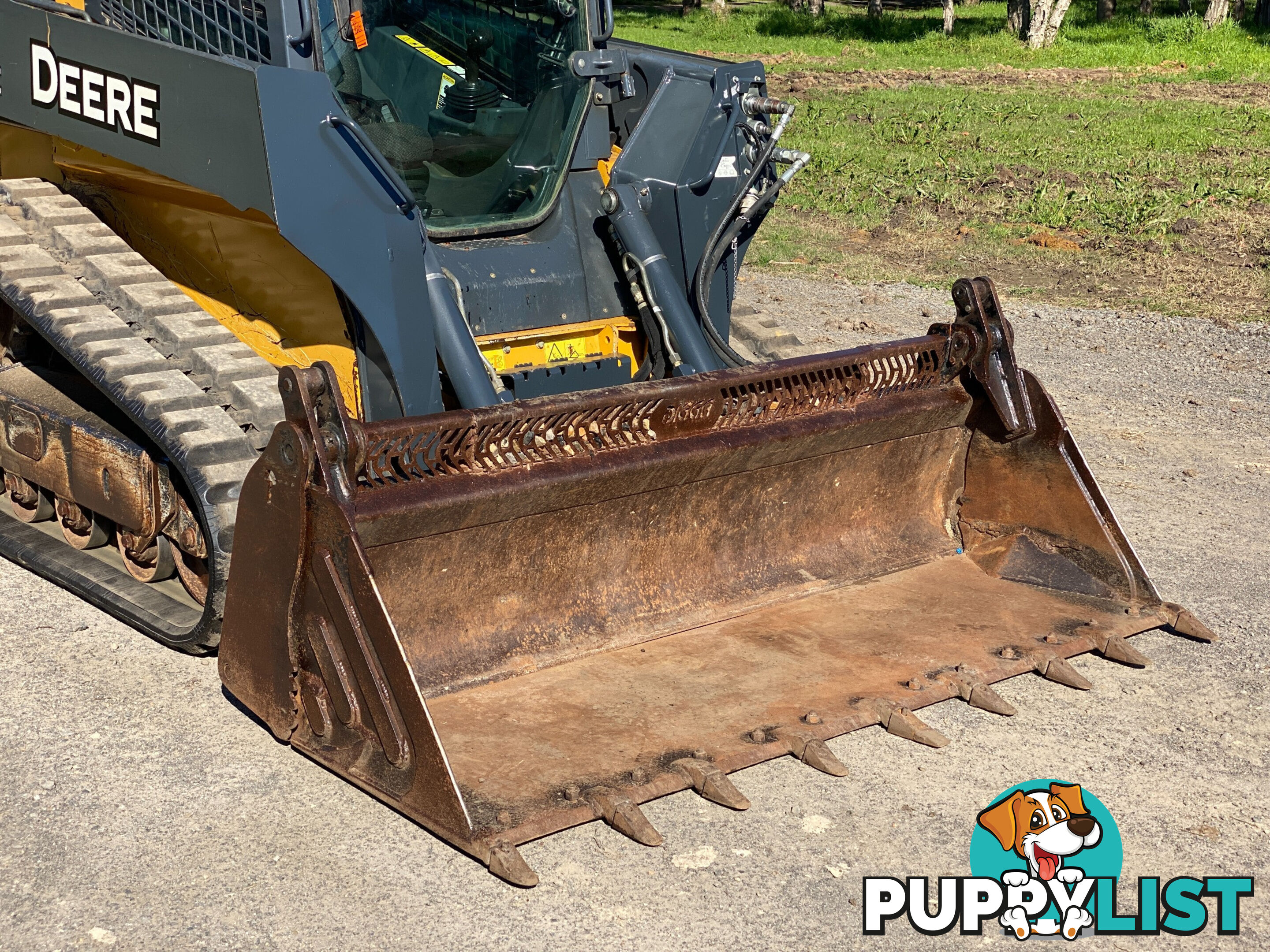 John Deere 323E Skid Steer Loader