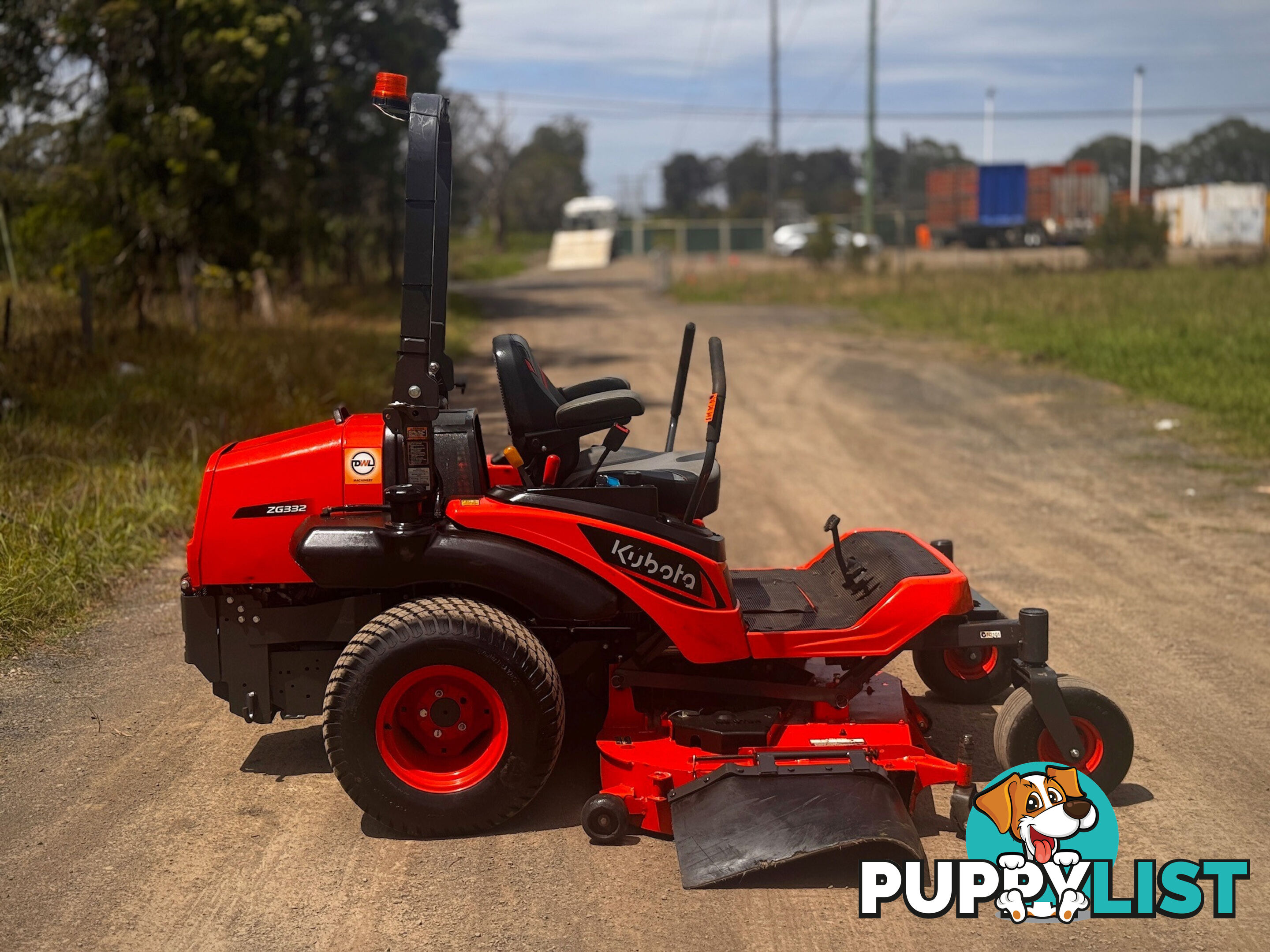 Kubota ZG332 Zero Turn Lawn Equipment