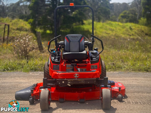 Kubota ZG332 Zero Turn Lawn Equipment