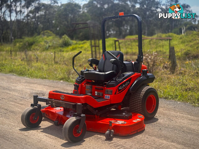 Kubota ZG332 Zero Turn Lawn Equipment