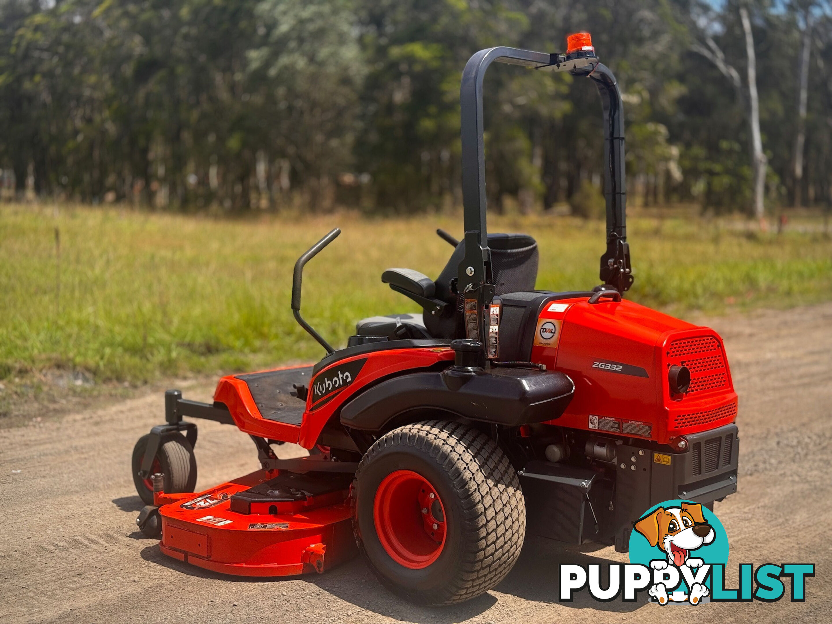 Kubota ZG332 Zero Turn Lawn Equipment