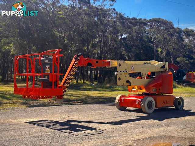 JLG E400AJPN Boom Lift Access &amp; Height Safety