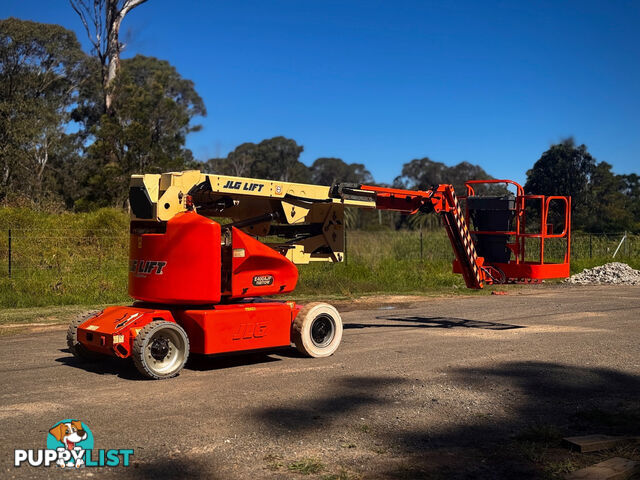 JLG E400AJPN Boom Lift Access &amp; Height Safety