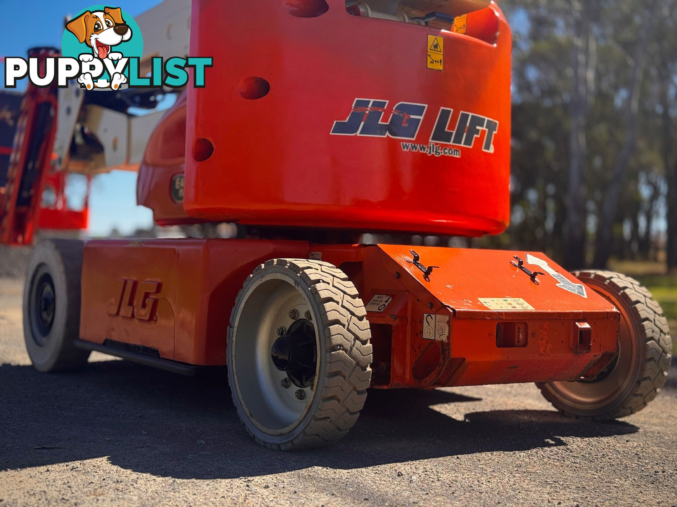 JLG E400AJPN Boom Lift Access &amp; Height Safety