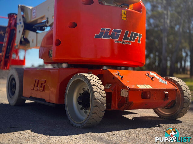 JLG E400AJPN Boom Lift Access &amp; Height Safety