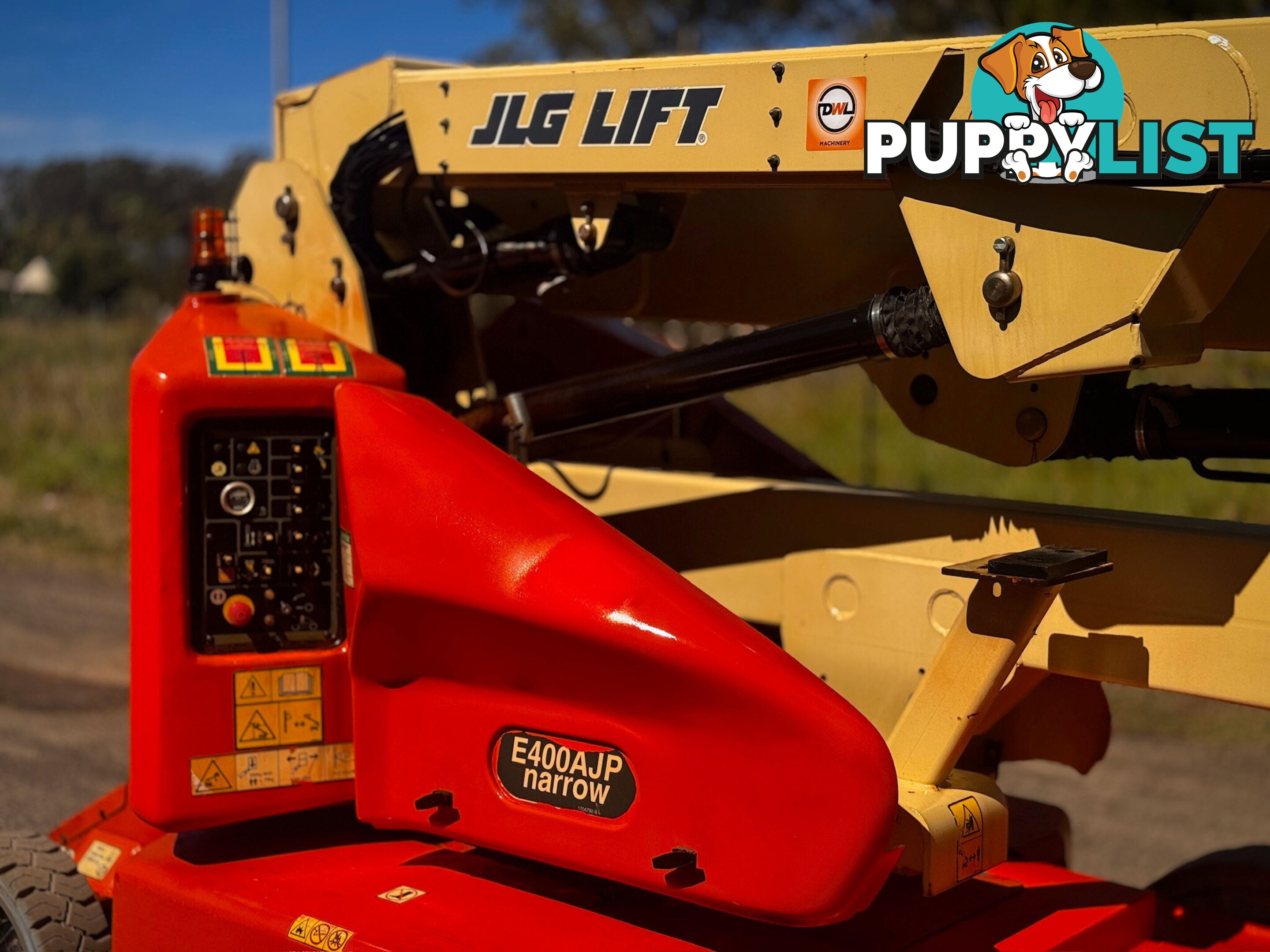 JLG E400AJPN Boom Lift Access &amp; Height Safety