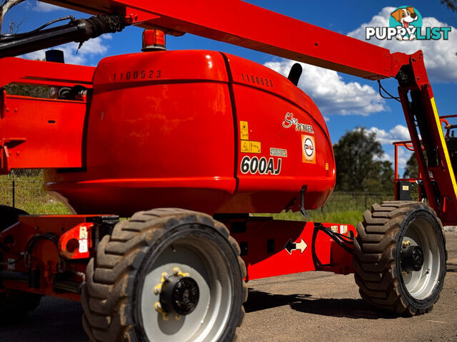 JLG 600AJ Boom Lift Access &amp; Height Safety