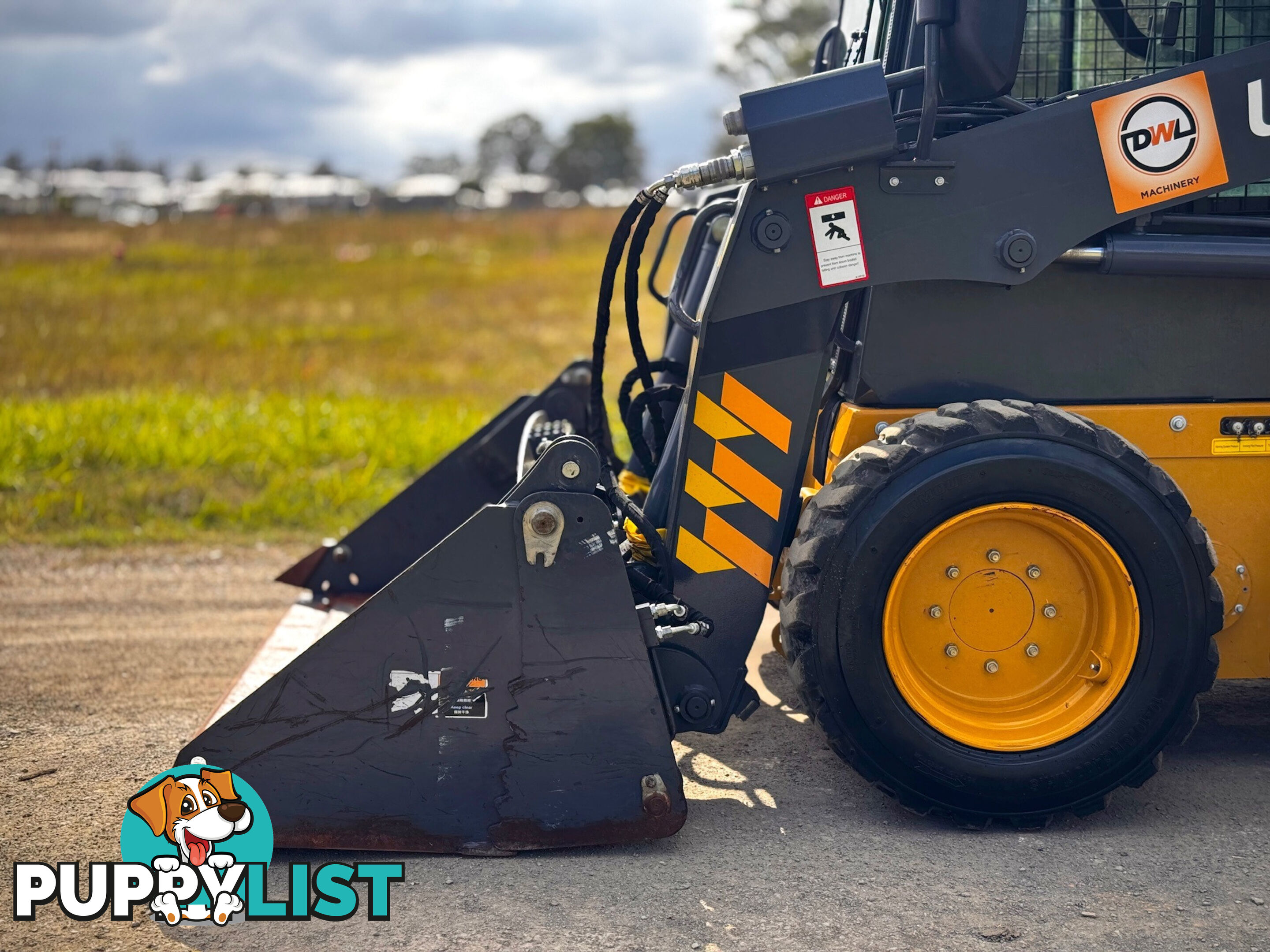 UHI US50K Skid Steer Loader