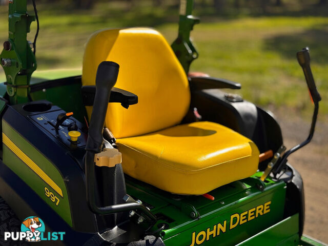 John Deere 997 Zero Turn Lawn Equipment