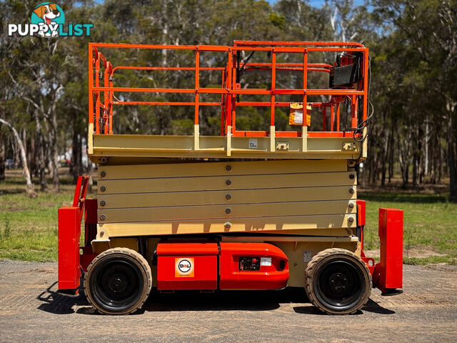 JLG M4069 Scissor Lift Access &amp; Height Safety