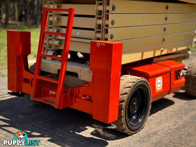 JLG M4069 Scissor Lift Access &amp; Height Safety