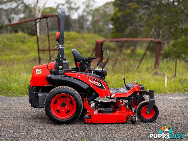 Kubota ZD1221 Zero Turn Lawn Equipment