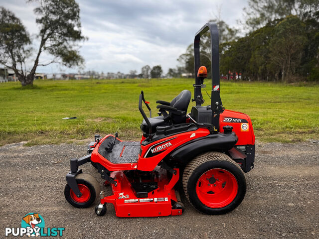 Kubota ZD1221 Zero Turn Lawn Equipment