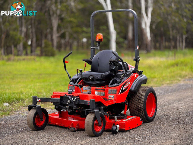 Kubota ZD1221 Zero Turn Lawn Equipment