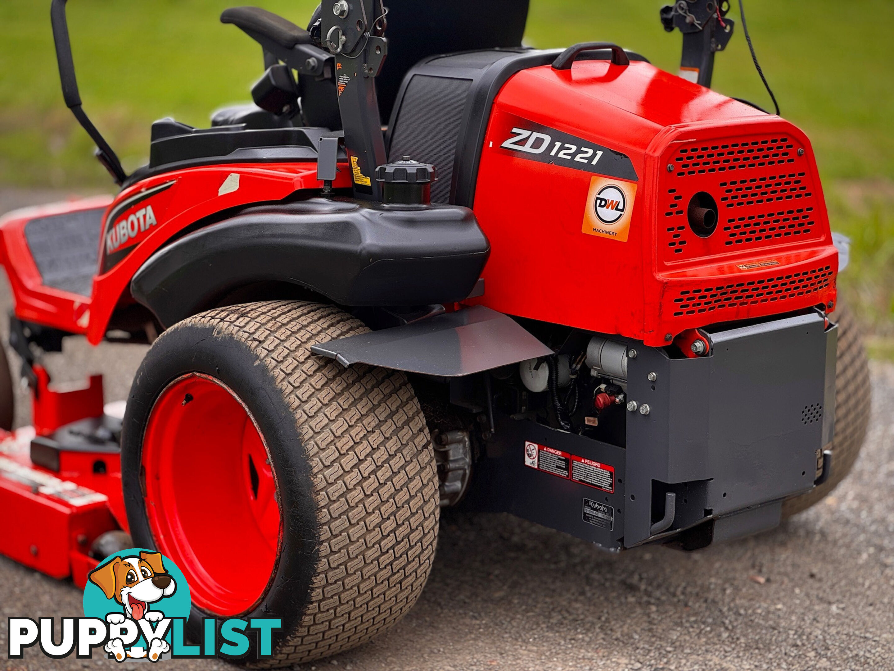 Kubota ZD1221 Zero Turn Lawn Equipment