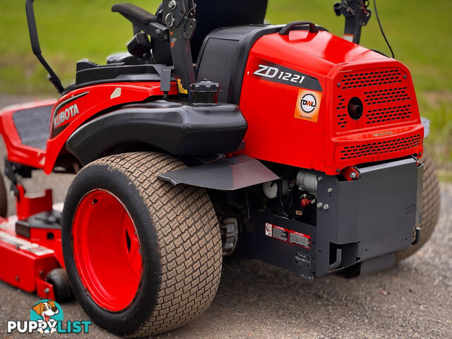 Kubota ZD1221 Zero Turn Lawn Equipment