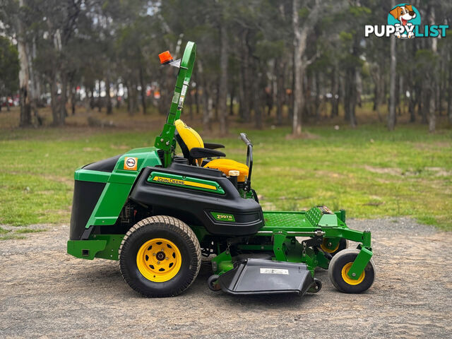 John Deere 997 Zero Turn Lawn Equipment