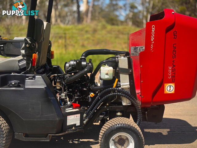 Toro 3200 Front Deck Lawn Equipment