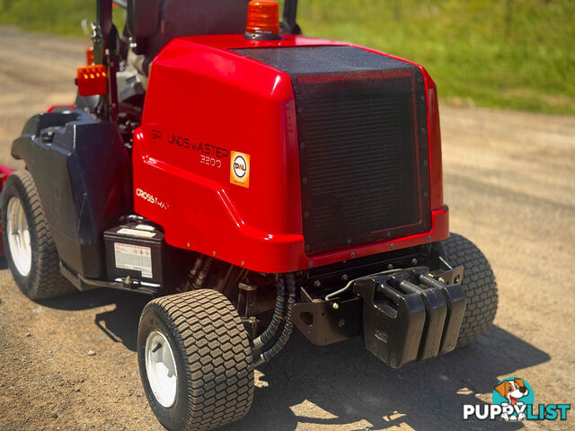 Toro 3200 Front Deck Lawn Equipment