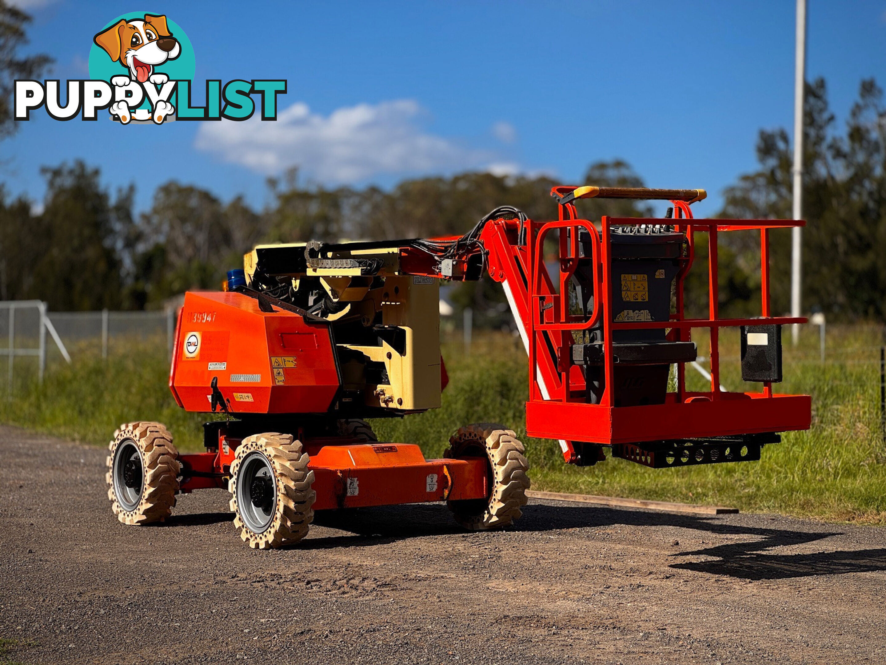 JLG 340AJ Boom Lift Access &amp; Height Safety