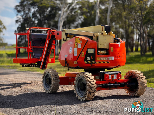 JLG 340AJ Boom Lift Access &amp; Height Safety