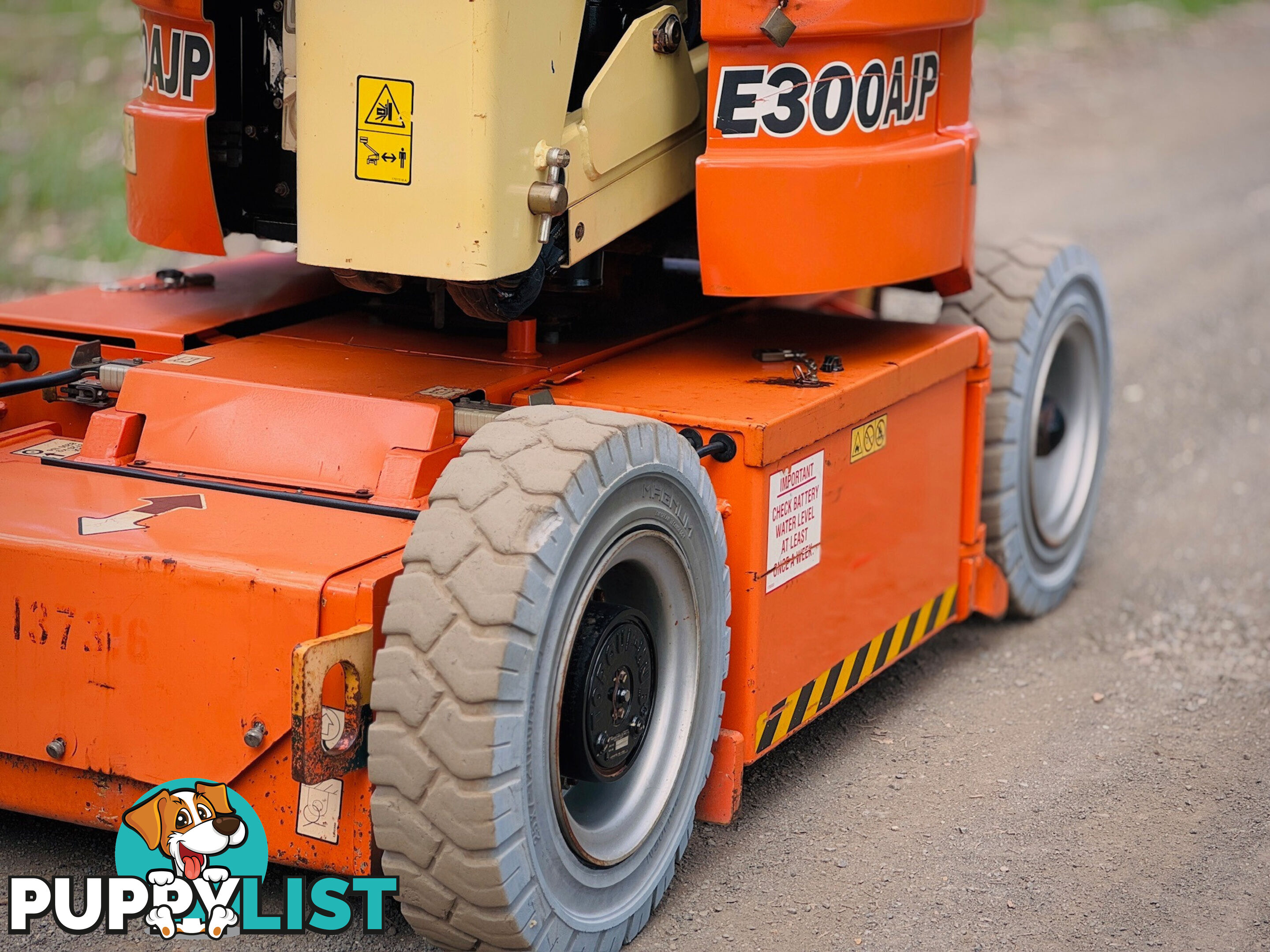 JLG E300AJP  Boom Lift Access &amp; Height Safety