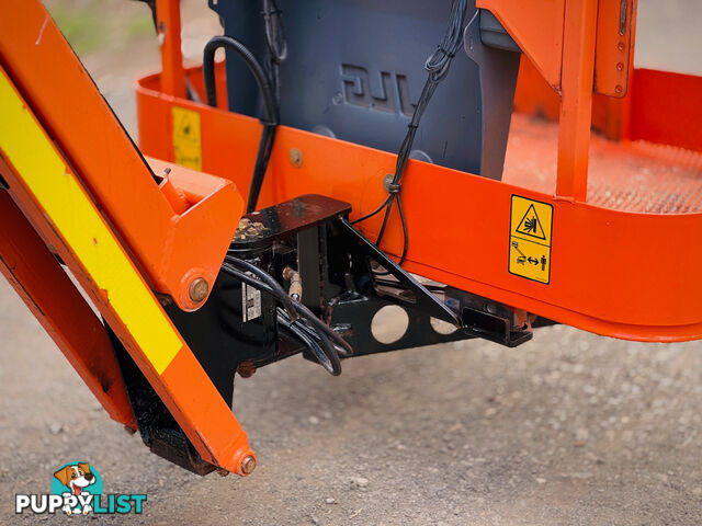 JLG E300AJP  Boom Lift Access &amp; Height Safety