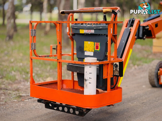 JLG E300AJP  Boom Lift Access &amp; Height Safety