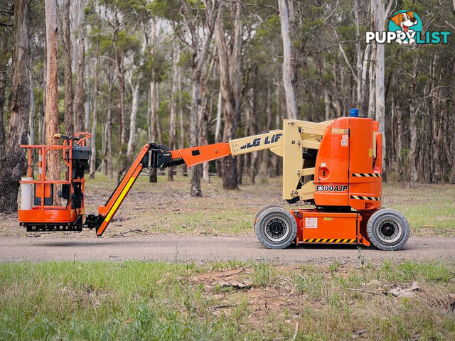 JLG E300AJP  Boom Lift Access &amp; Height Safety