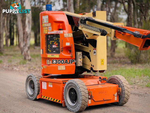 JLG E300AJP  Boom Lift Access &amp; Height Safety