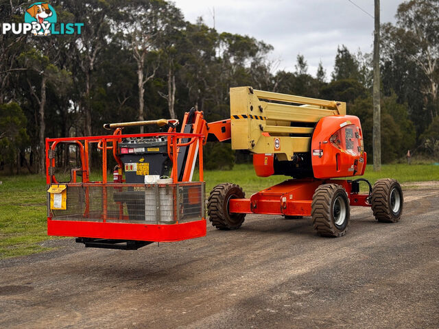 JLG 450AJ Boom Lift Access &amp; Height Safety