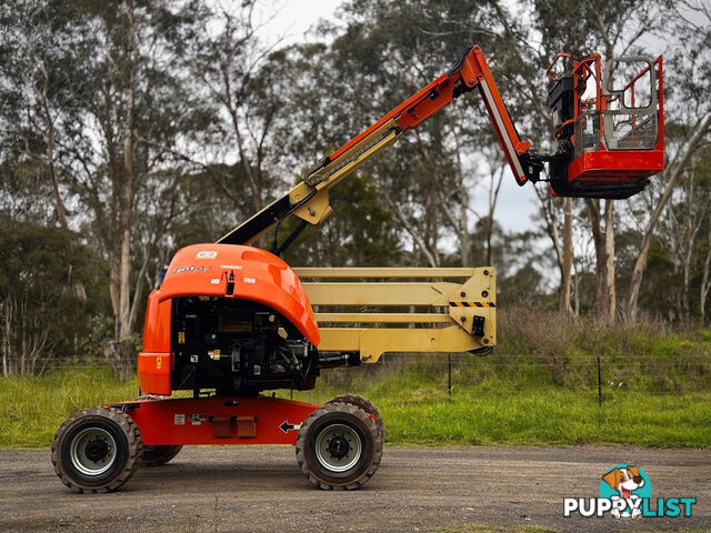 JLG 450AJ Boom Lift Access &amp; Height Safety