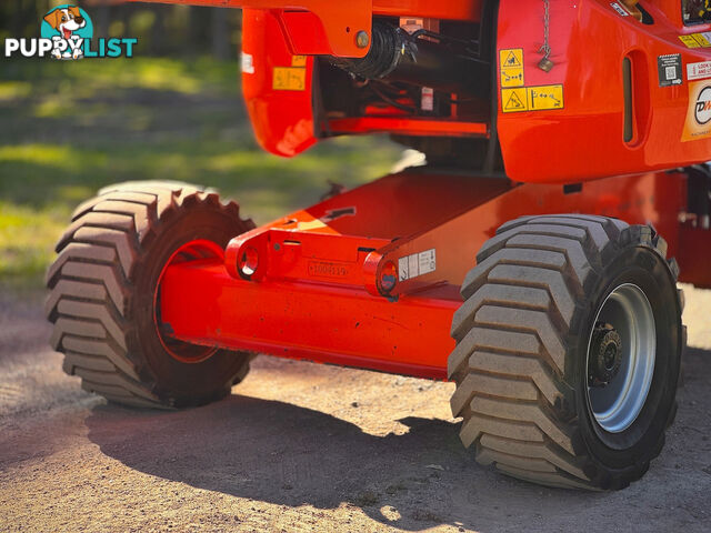JLG 450AJ Boom Lift Access &amp; Height Safety