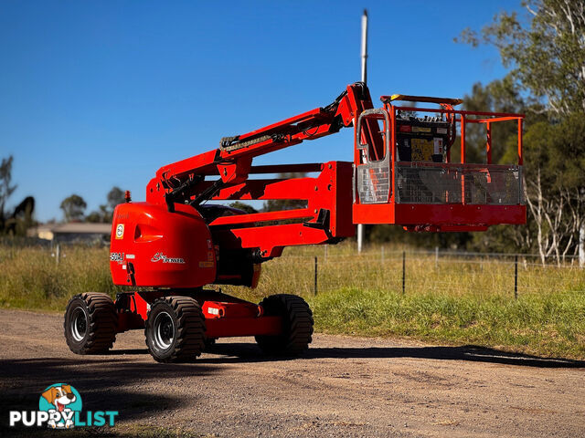 JLG 450AJ Boom Lift Access &amp; Height Safety