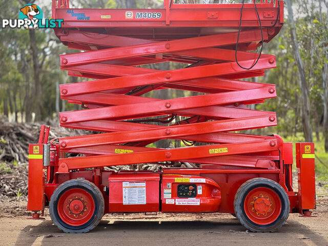 JLG M4069 Scissor Lift Access &amp; Height Safety