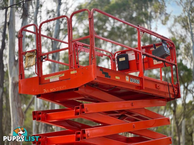 JLG M4069 Scissor Lift Access &amp; Height Safety