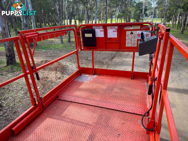 JLG M4069 Scissor Lift Access &amp; Height Safety