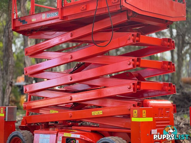 JLG M4069 Scissor Lift Access &amp; Height Safety