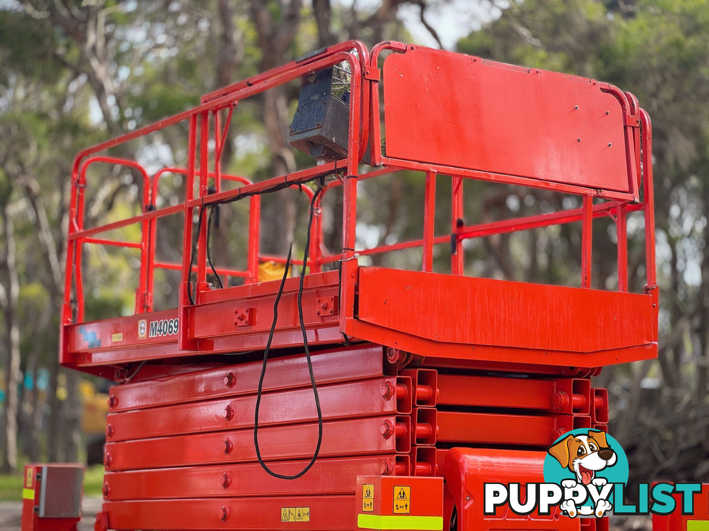 JLG M4069 Scissor Lift Access &amp; Height Safety
