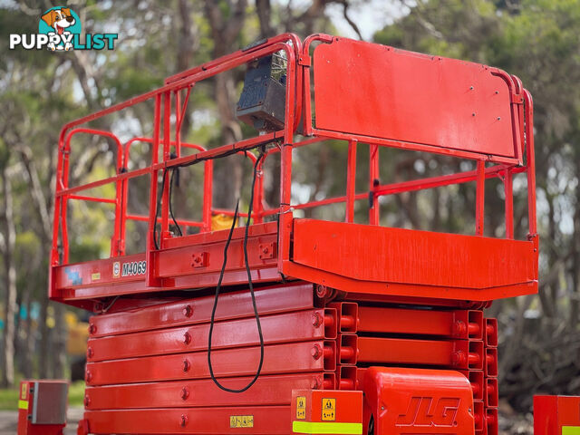 JLG M4069 Scissor Lift Access &amp; Height Safety