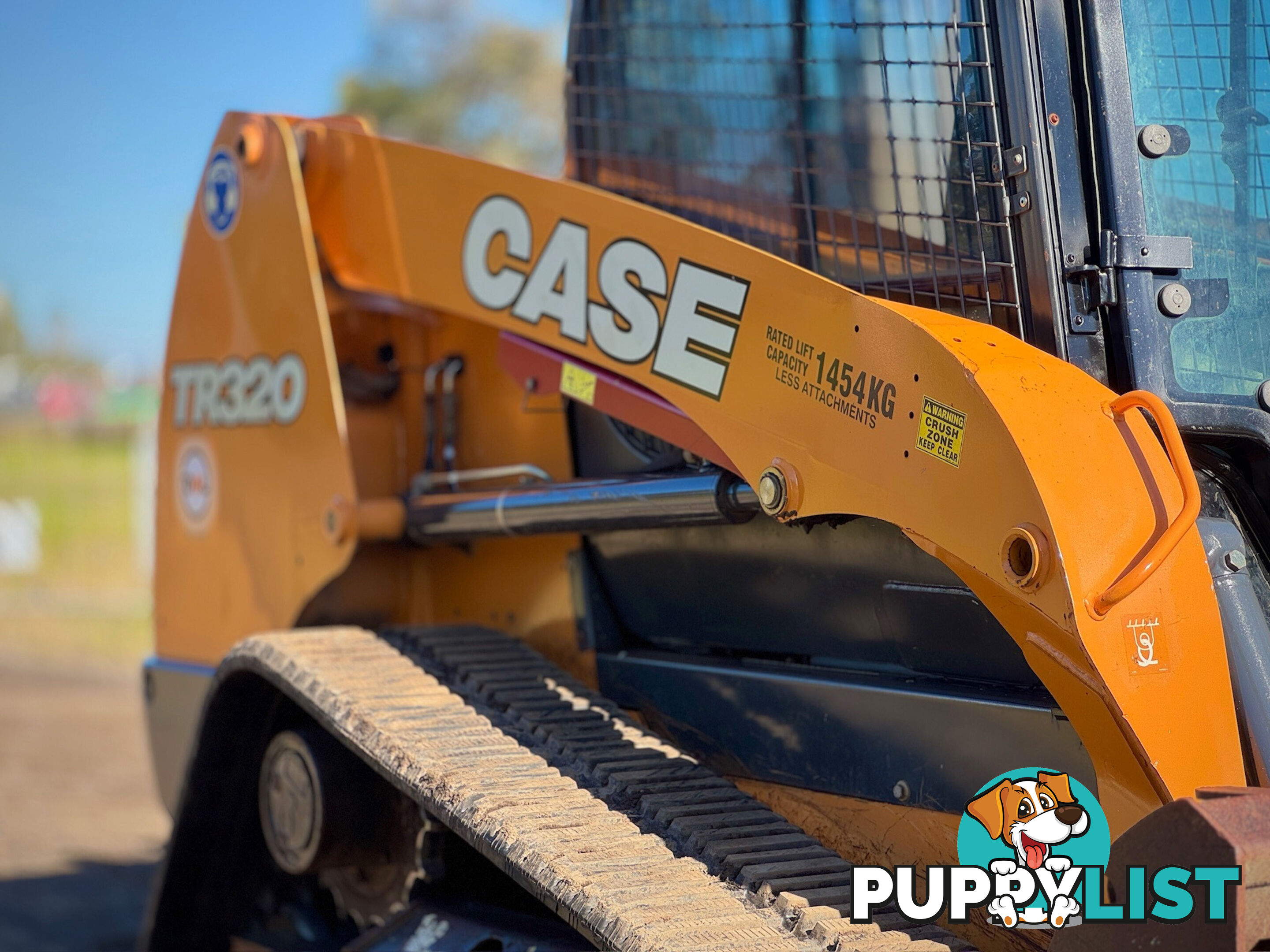 CASE TR320 Skid Steer Loader