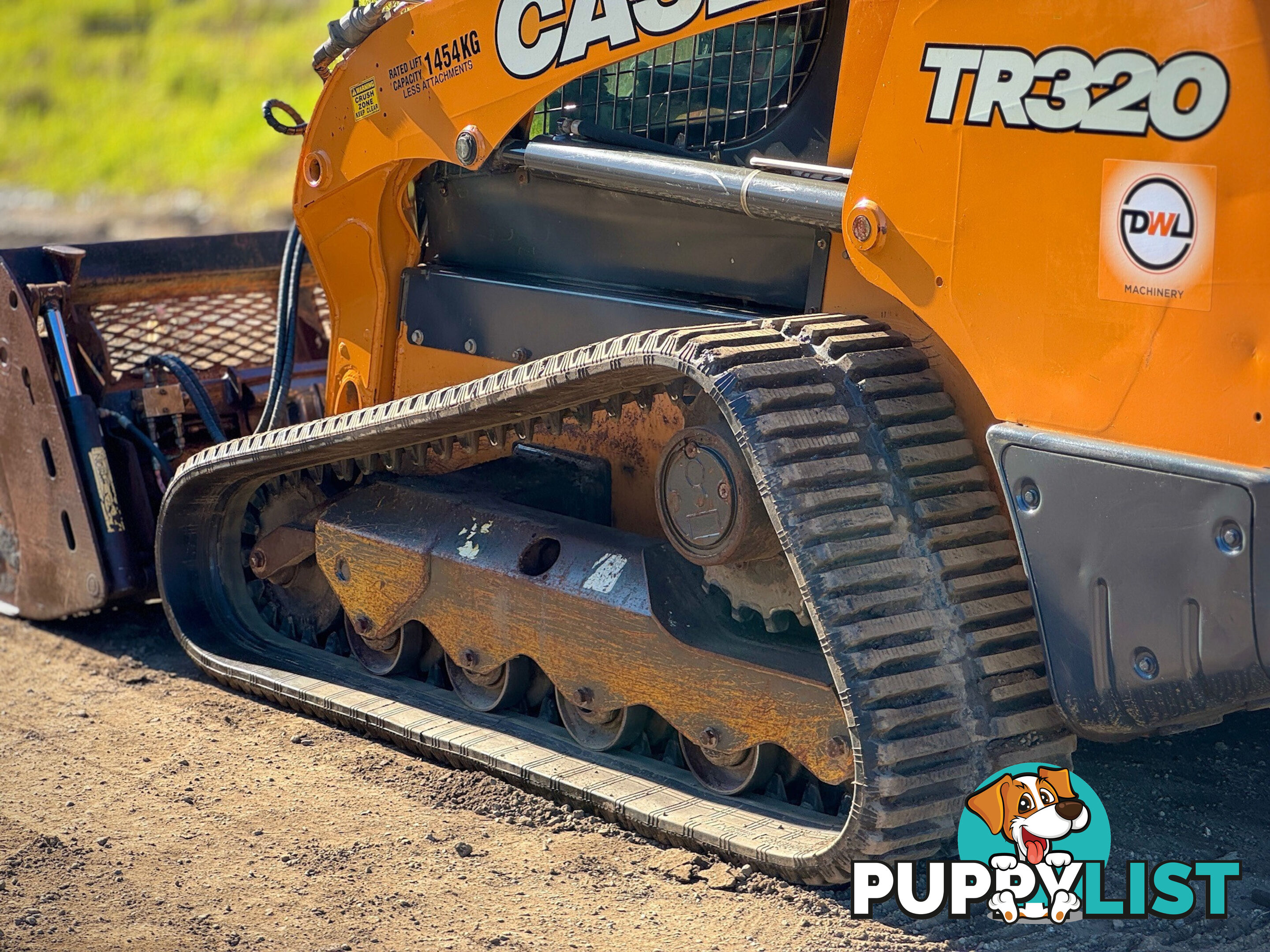 CASE TR320 Skid Steer Loader