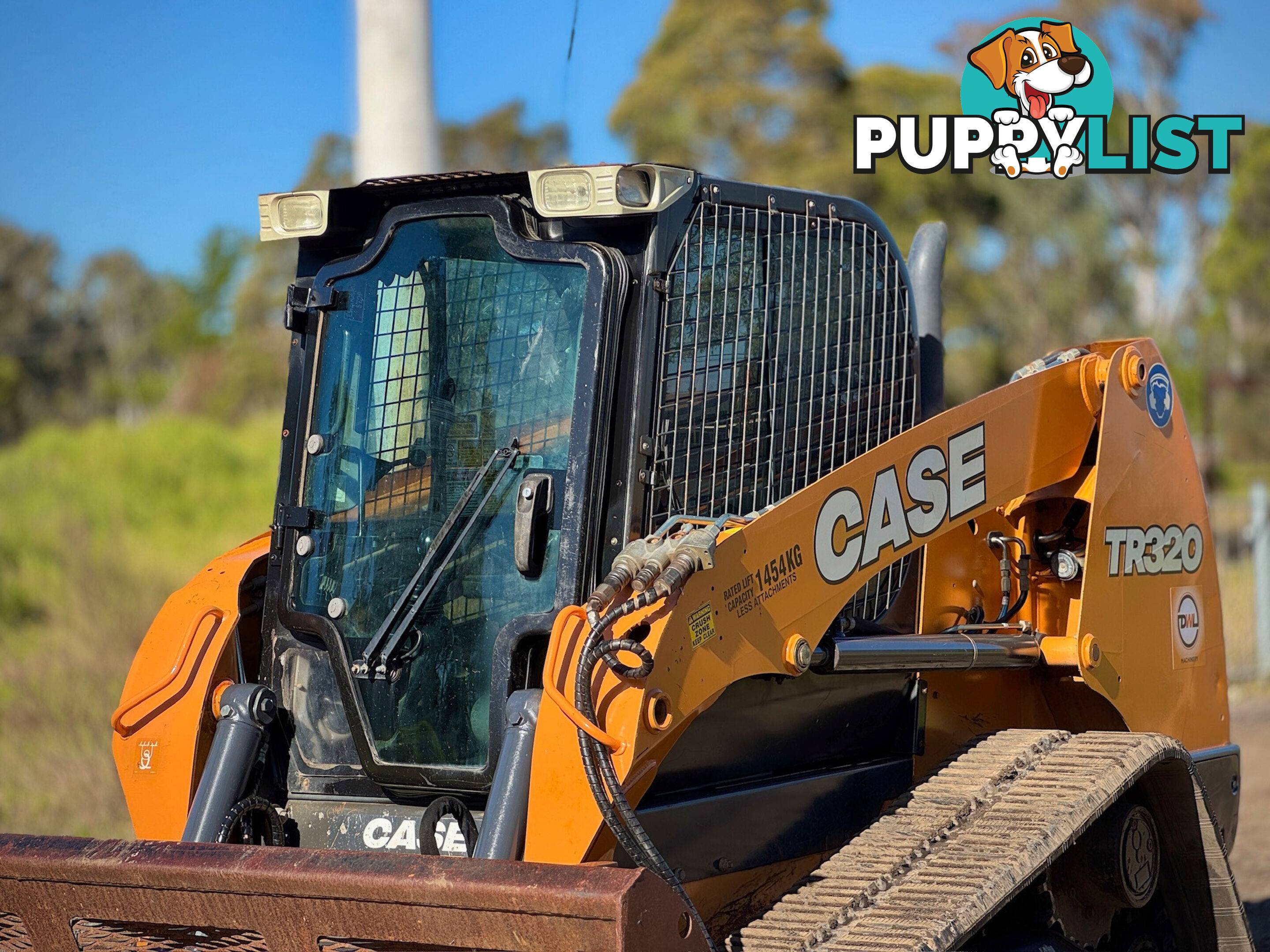 CASE TR320 Skid Steer Loader