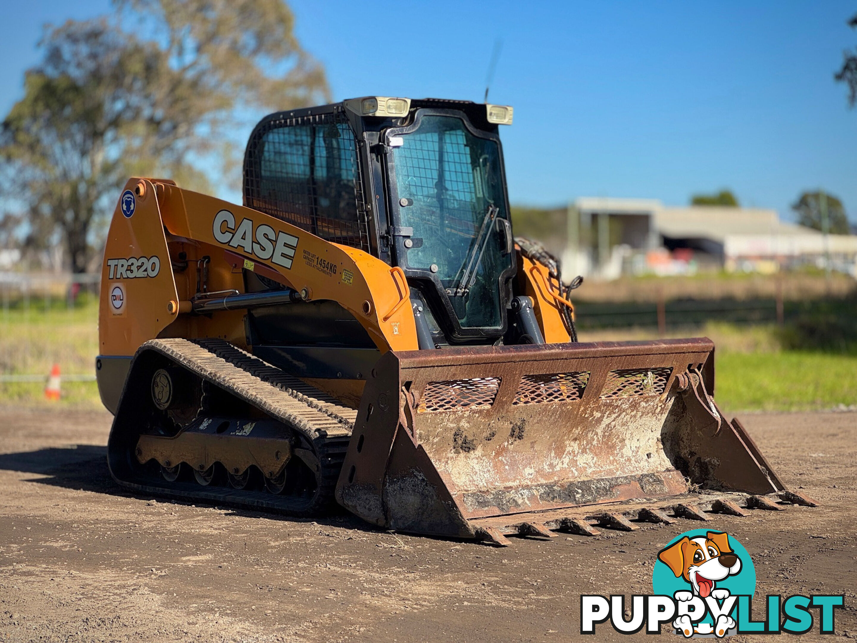 CASE TR320 Skid Steer Loader