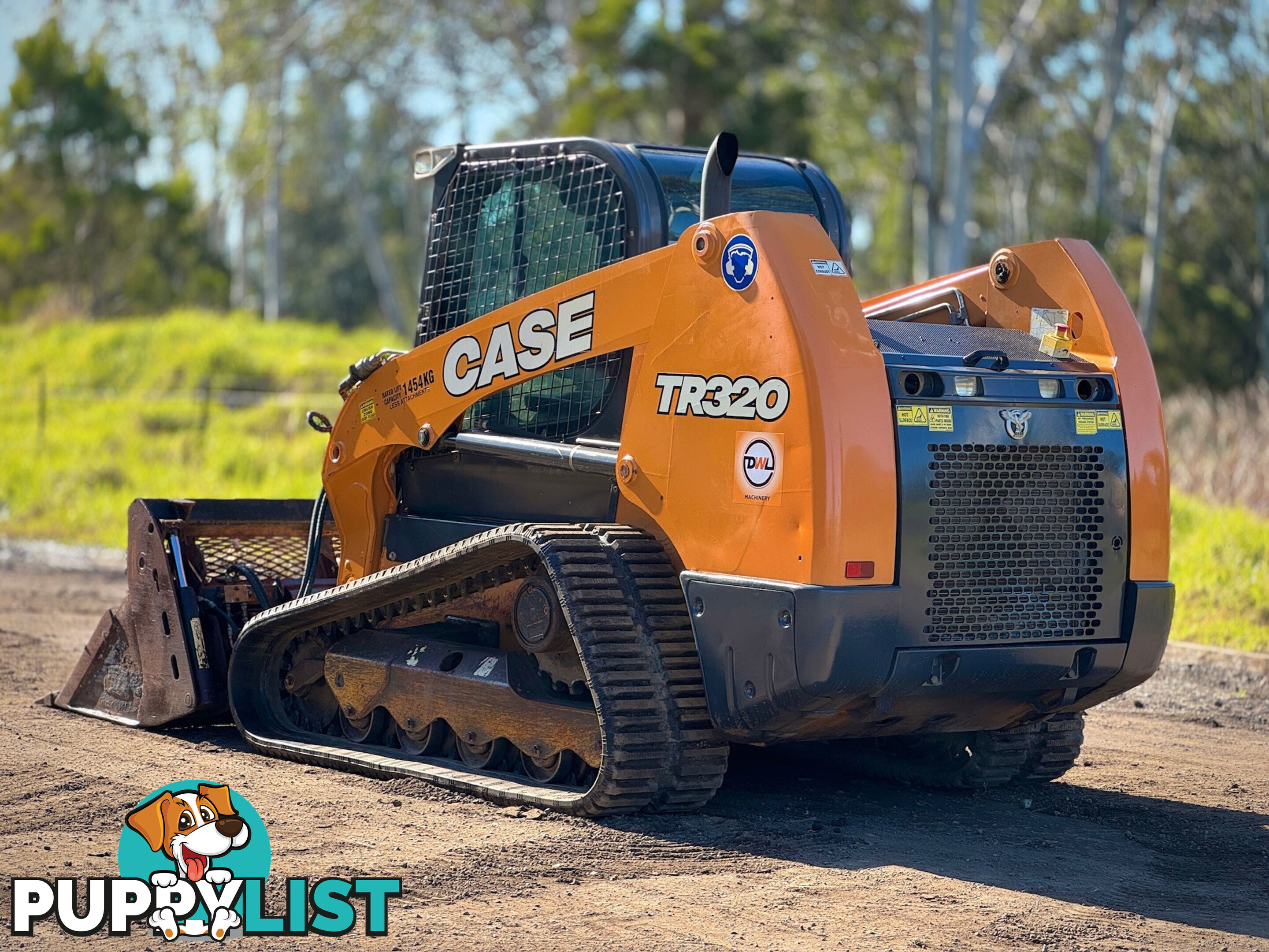 CASE TR320 Skid Steer Loader