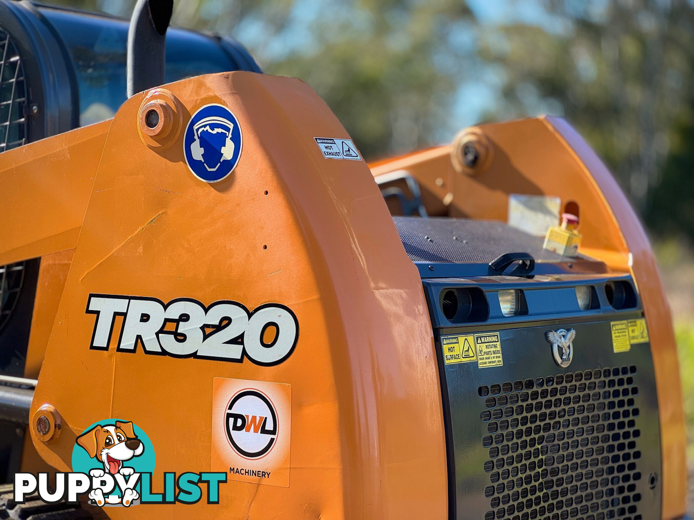 CASE TR320 Skid Steer Loader